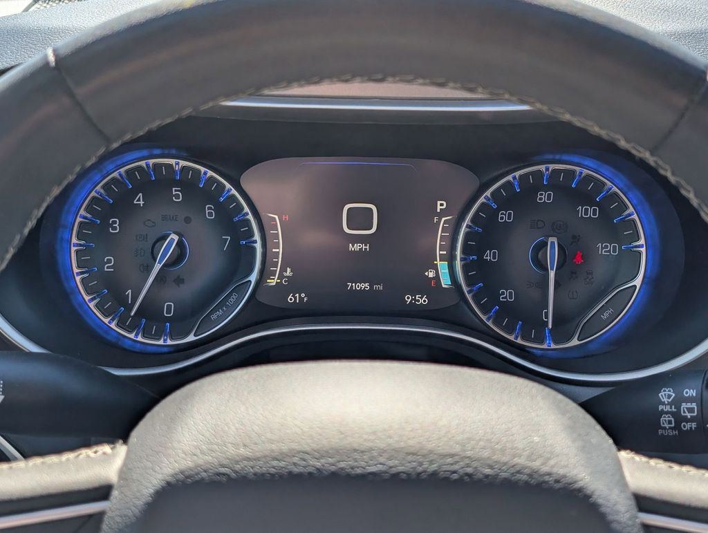 Used 2023 Chrysler Pacifica - photo 13