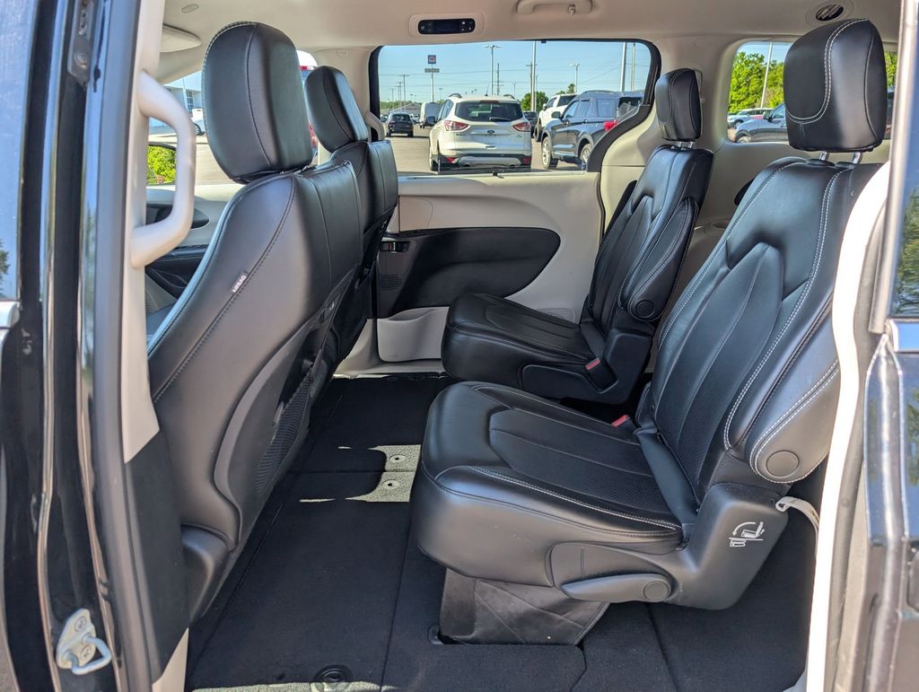 Used 2023 Chrysler Pacifica - photo 18