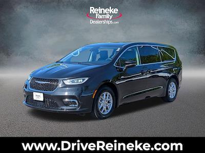 Used 2023 Chrysler Pacifica - photo 1