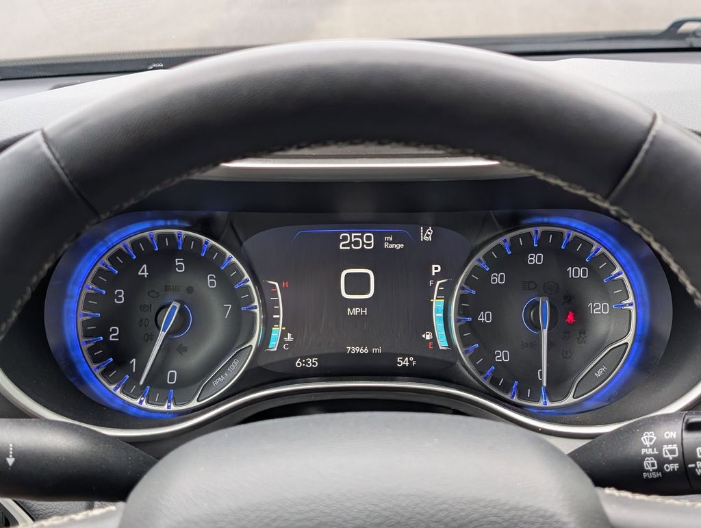 Used 2023 Chrysler Pacifica - photo 12