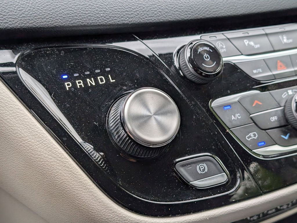 Used 2023 Chrysler Pacifica - photo 13