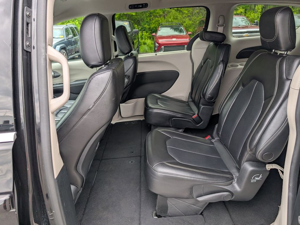 Used 2023 Chrysler Pacifica - photo 17
