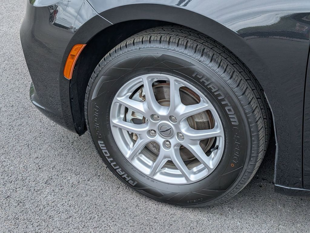 Used 2023 Chrysler Pacifica - photo 1