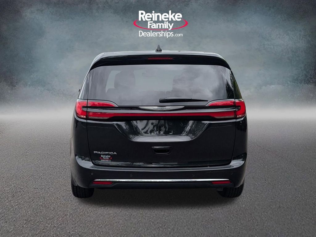 Used 2023 Chrysler Pacifica - photo 8