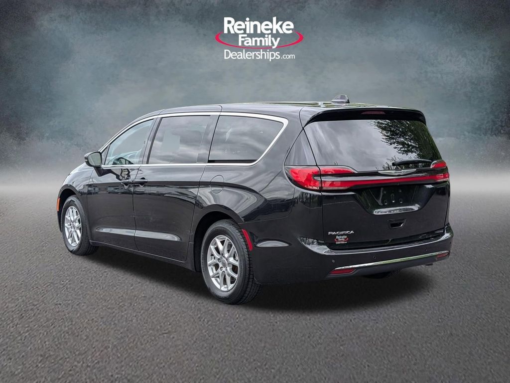 Used 2023 Chrysler Pacifica - photo 10