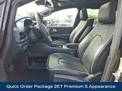 2025 Chrysler Pacifica FWD Minivan for sale #T581006 - photo 2