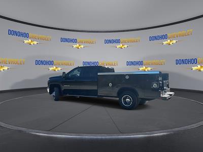 2025 Chevrolet Silverado 3500 Crew Cab DRW 4WD Flatbed Truck for sale #79846 - photo 2