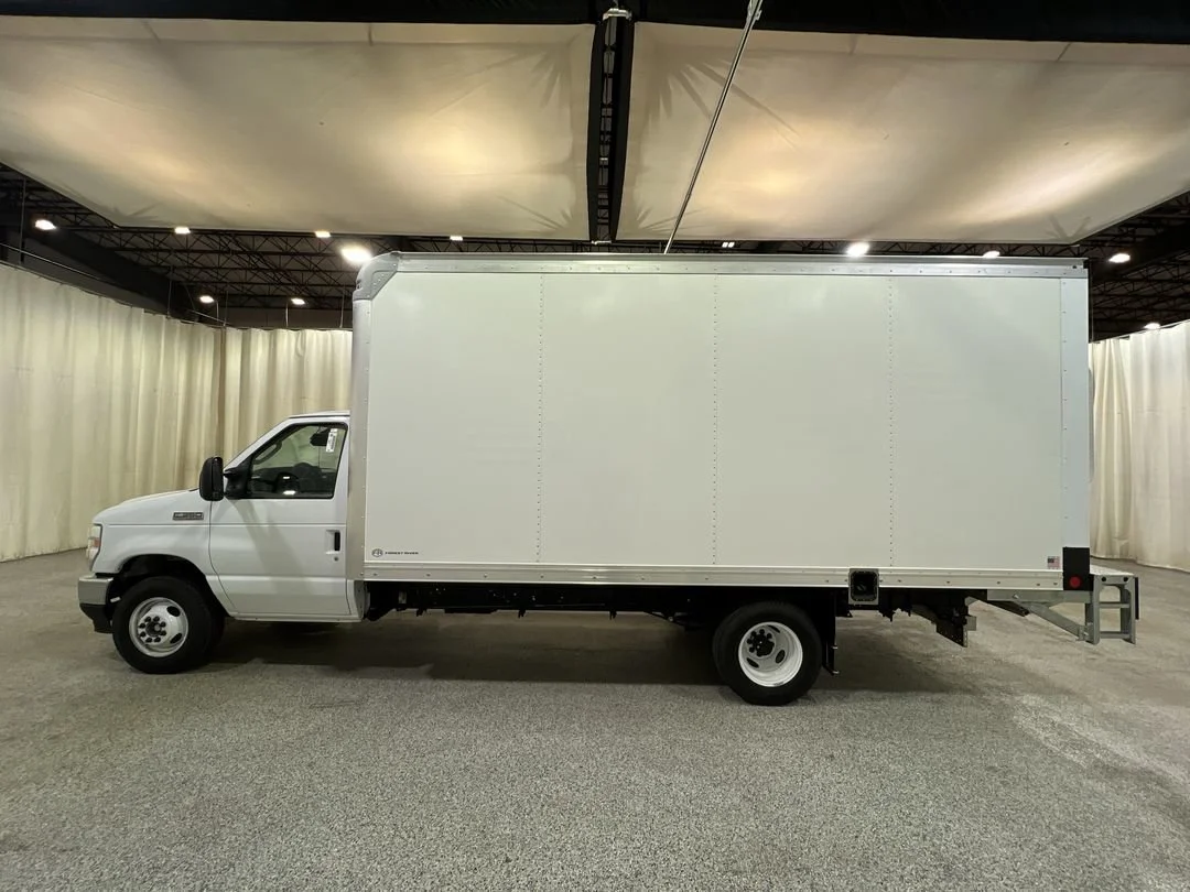 New 2026 Ford E-350 - photo 9