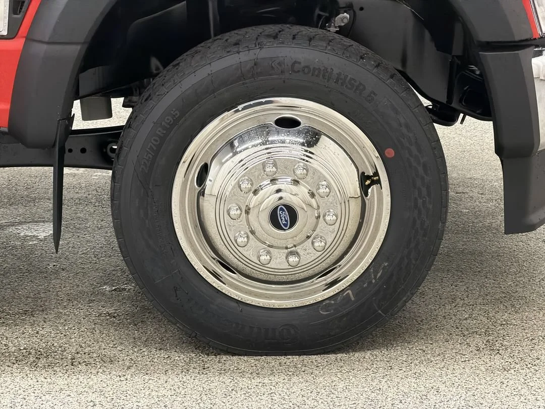 New 2026 Ford F-550 - photo 12