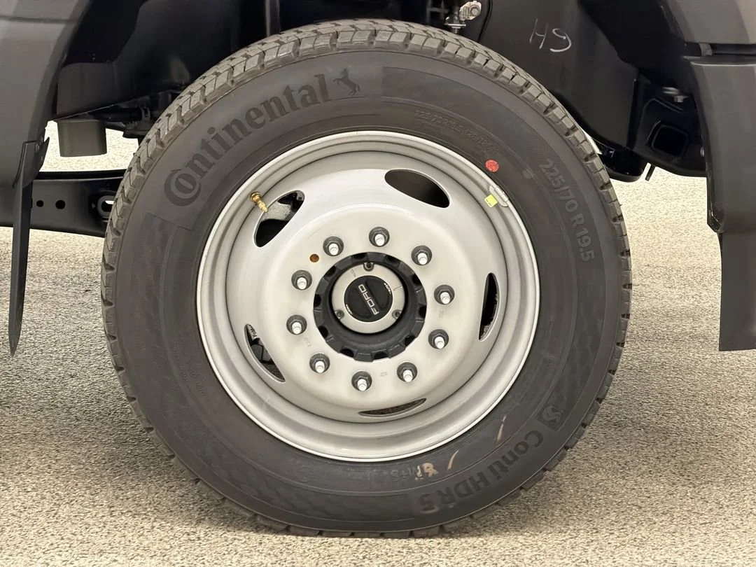 New 2026 Ford F-550 - photo 11
