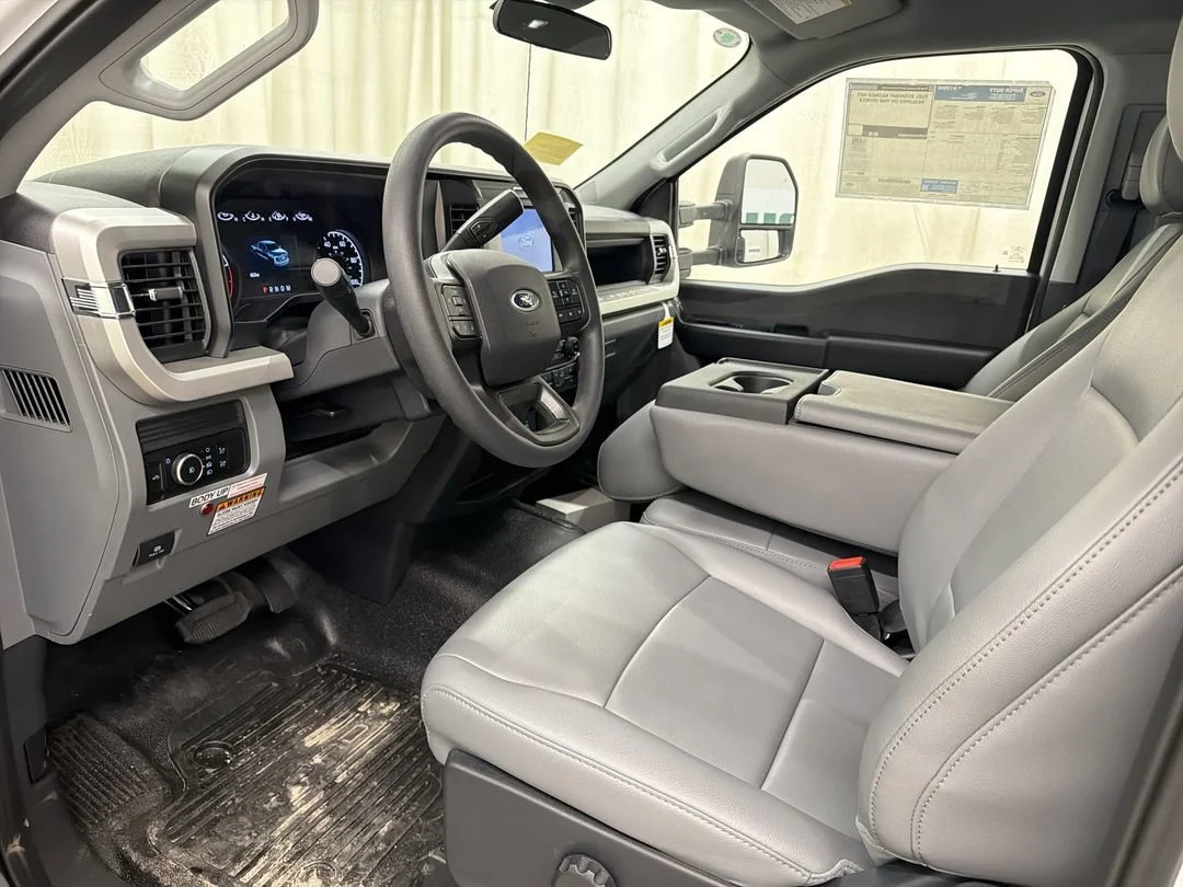 New 2026 Ford F-550 - photo 14