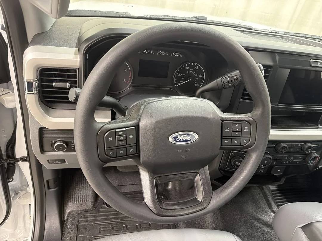 New 2026 Ford F-550 - photo 17
