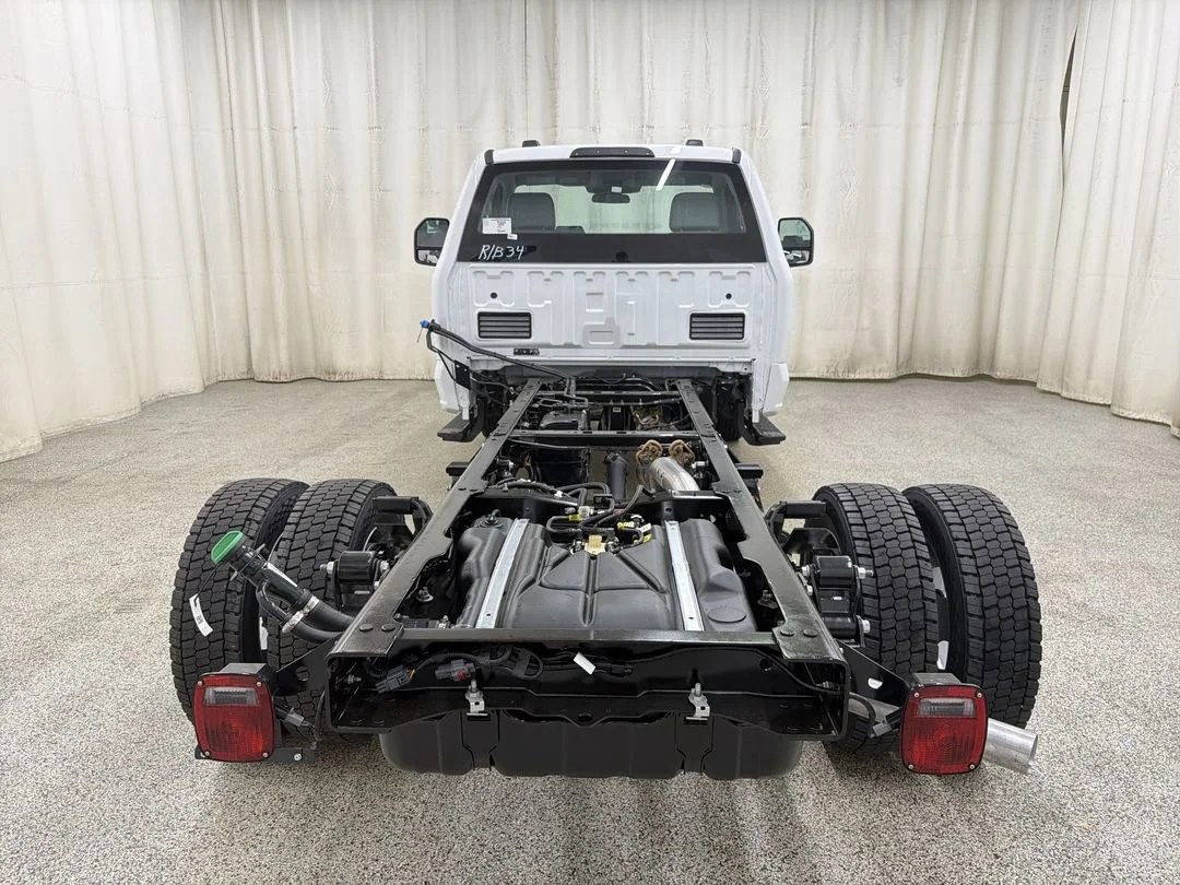 New 2026 Ford F-550 - photo 18