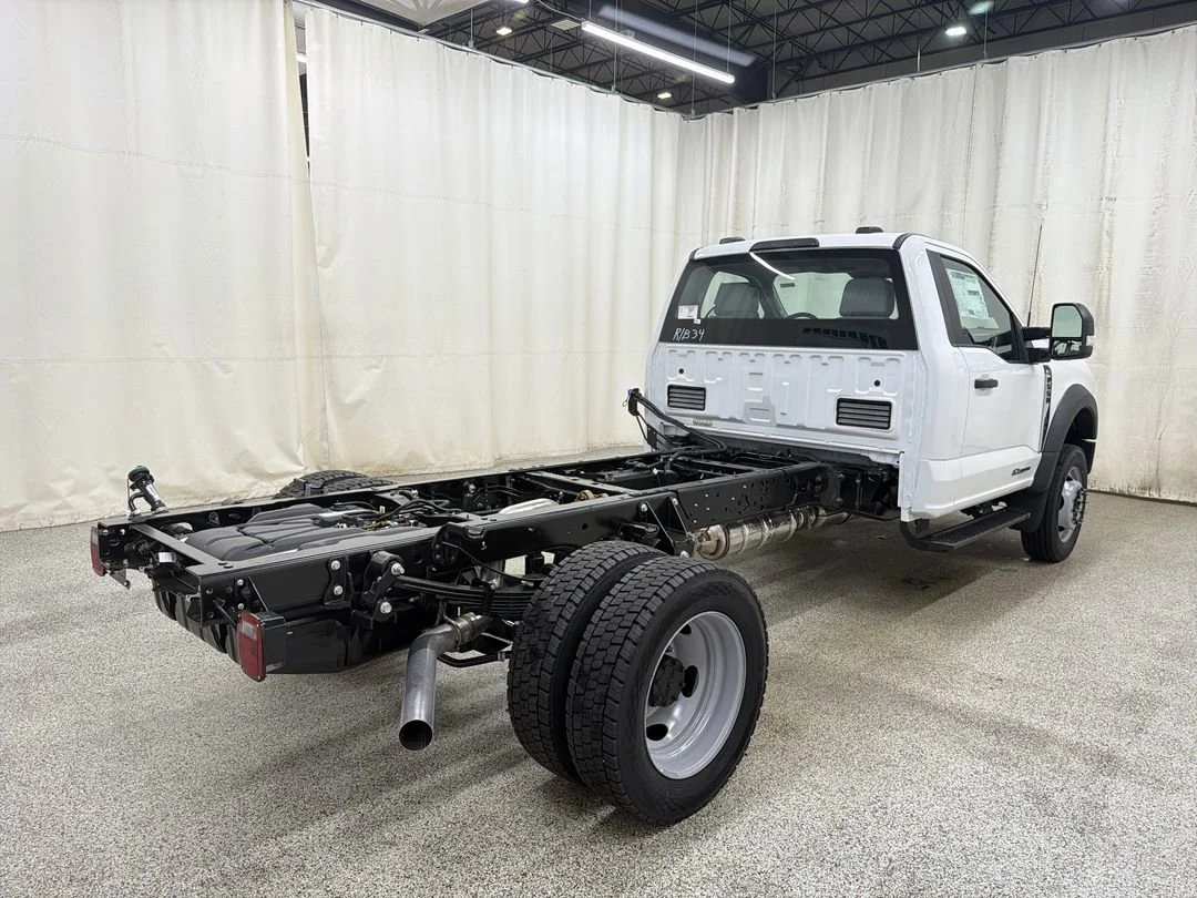 New 2026 Ford F-550 - photo 10