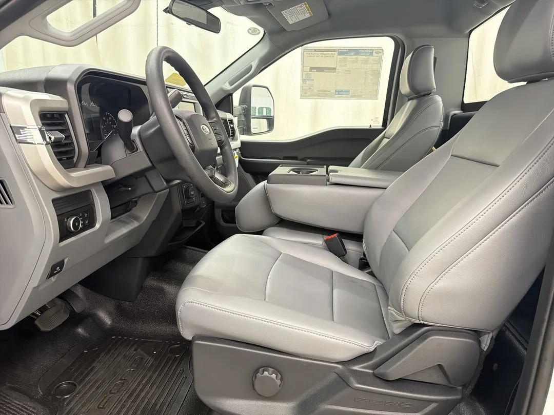 New 2026 Ford F-550 - photo 15