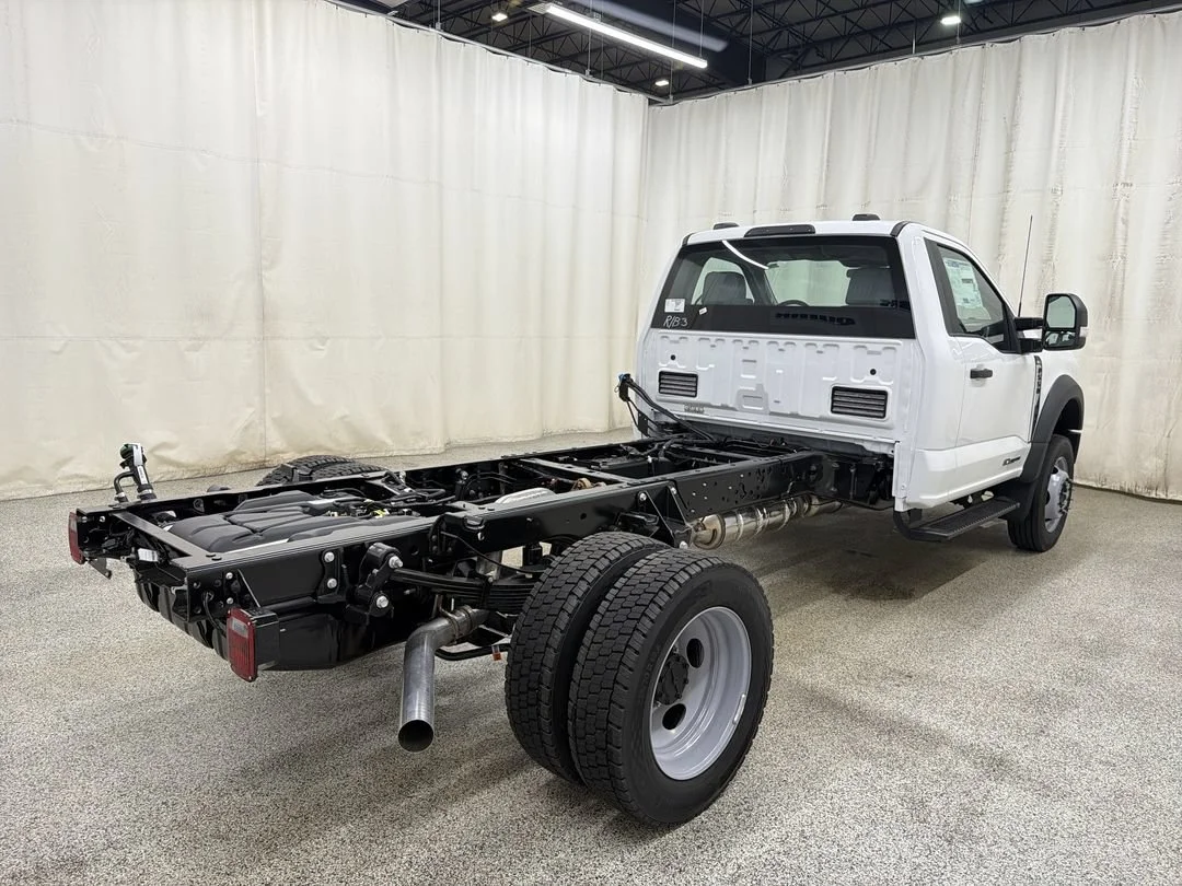 New 2026 Ford F-550 - photo 10