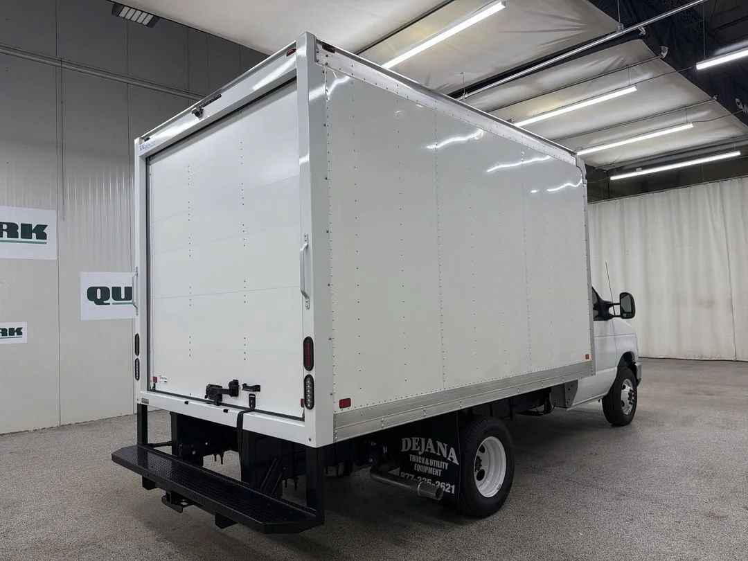 New 2027 Ford E-350 - photo 2