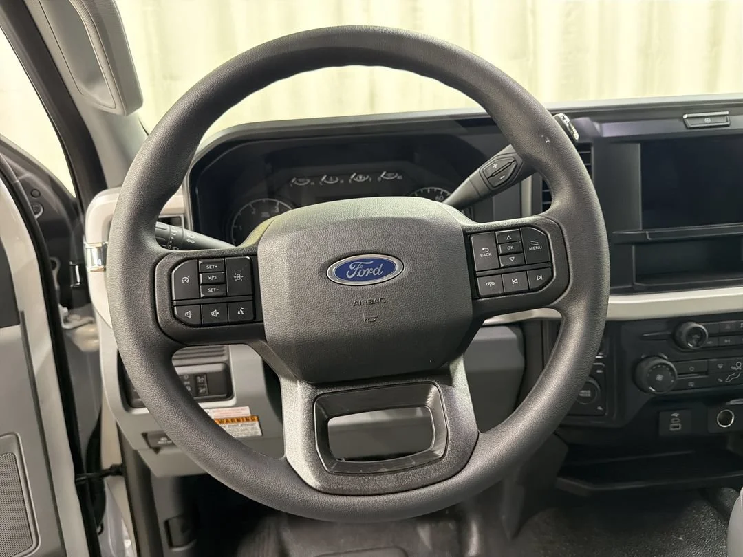 New 2026 Ford F-550 - photo 17