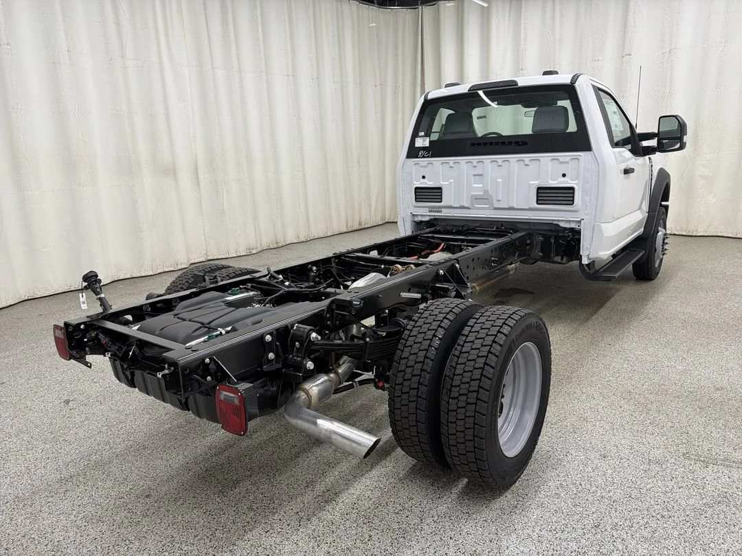 New 2026 Ford F-550 - photo 2
