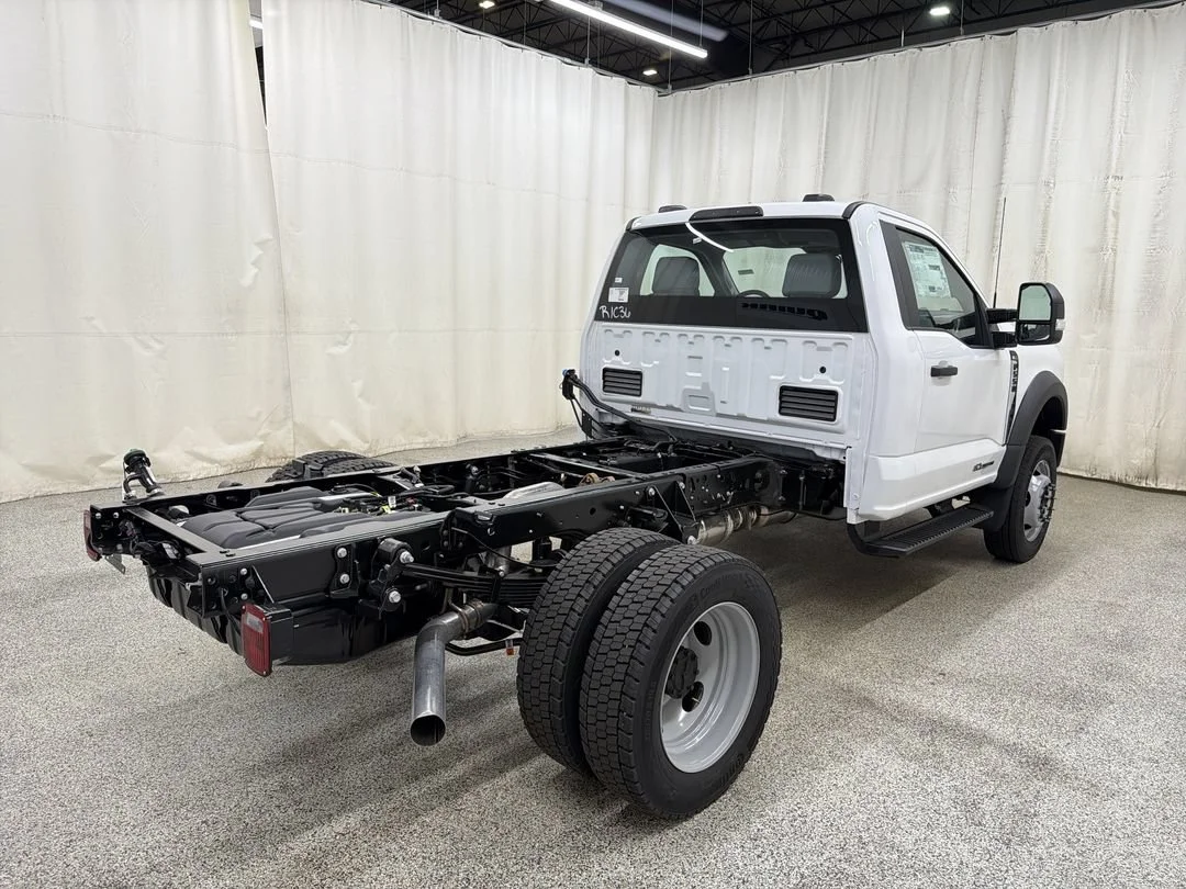 New 2026 Ford F-550 - photo 2