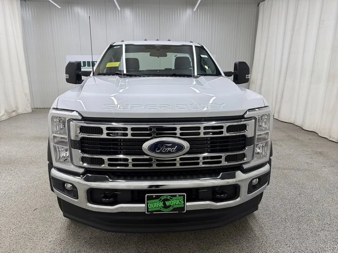 New 2026 Ford F-550 - photo 2