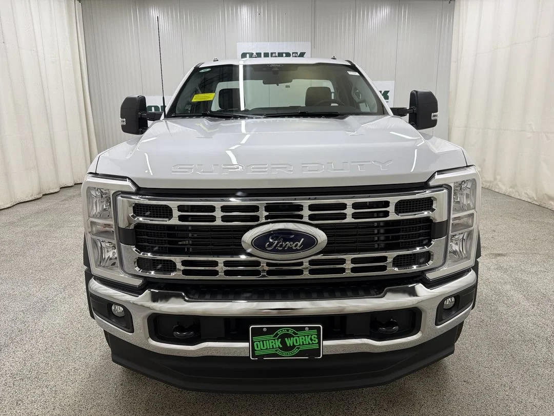 New 2026 Ford F-550 - photo 2