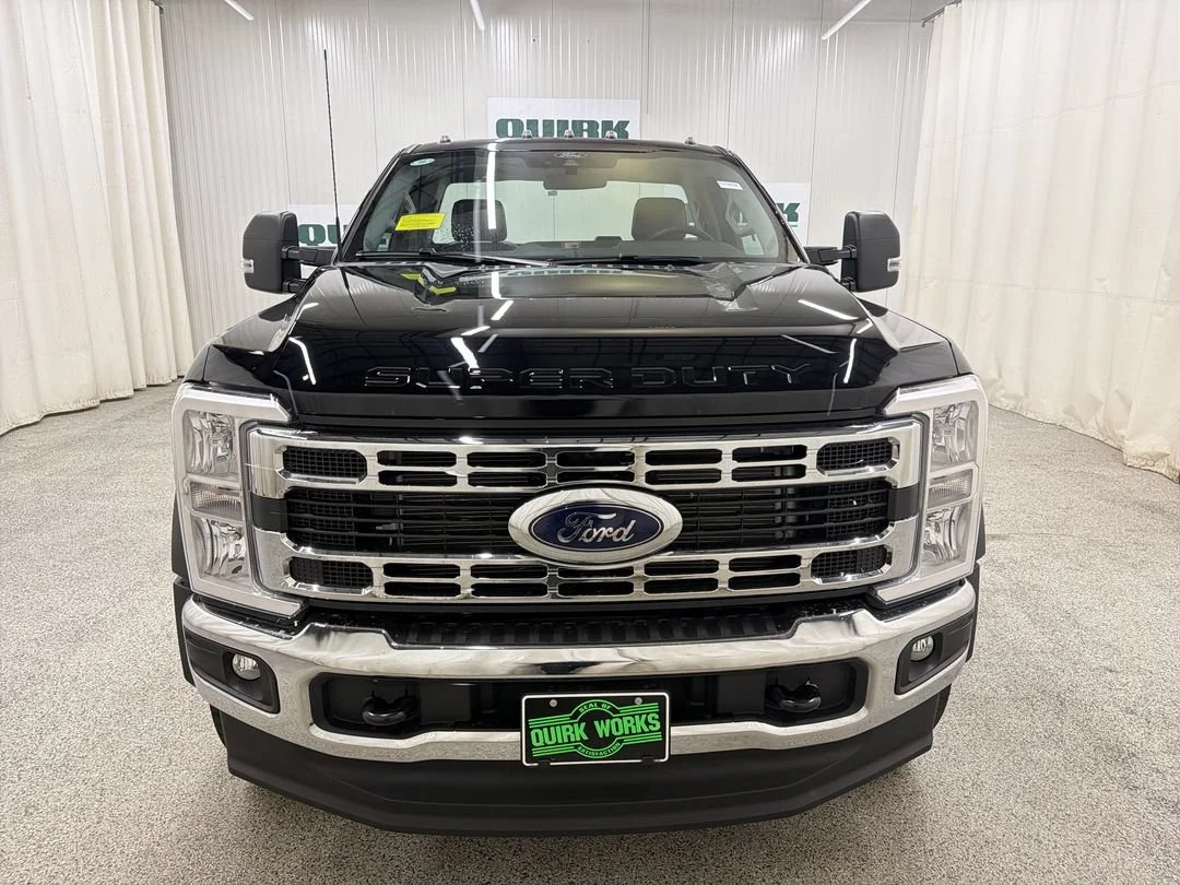 New 2026 Ford F-550 - photo 2