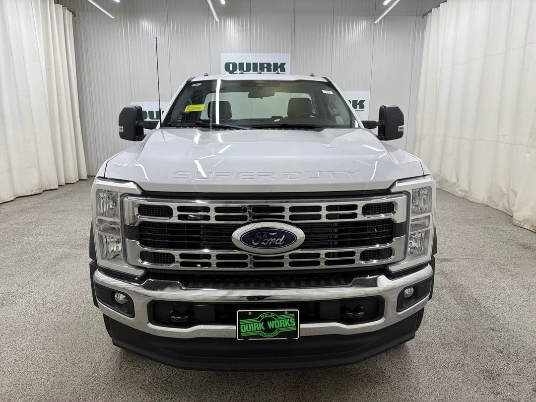 New 2026 Ford F-550 - photo 2