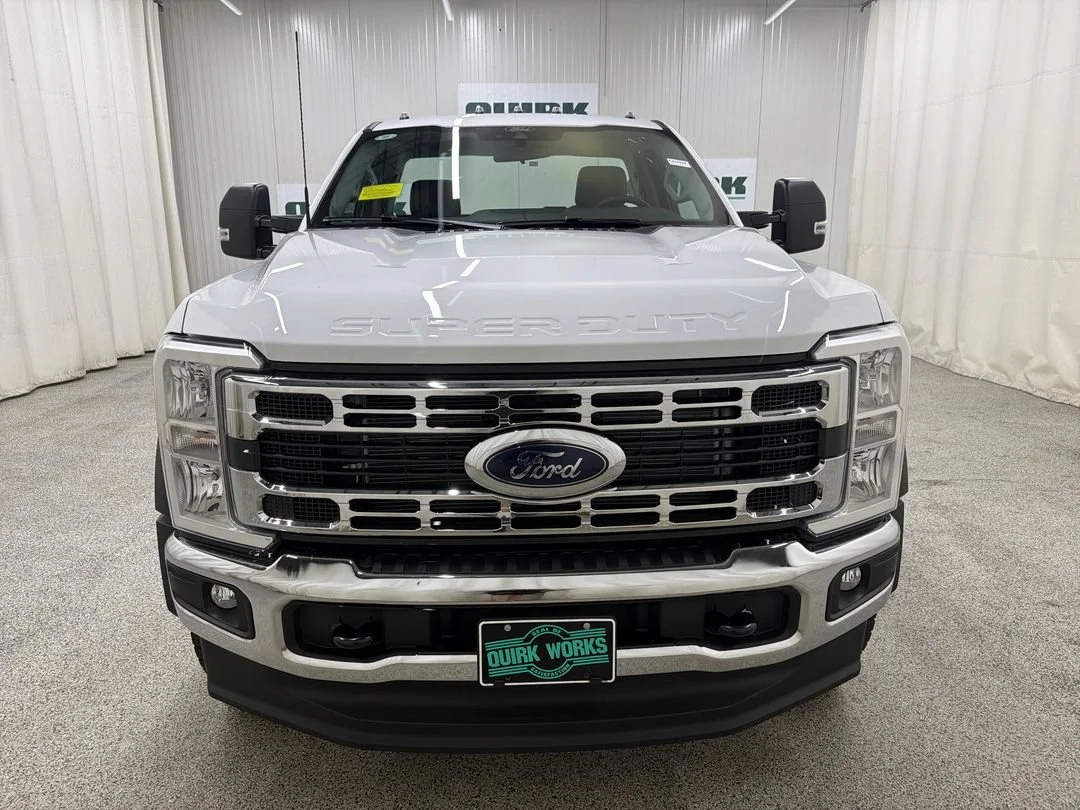 New 2026 Ford F-550 - photo 2