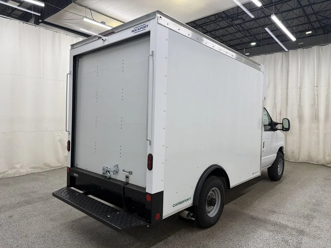 New 2027 Ford E-350 - photo 2