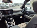 2025 Chevrolet Colorado Crew Cab 4WD Pickup for sale #52137 - photo 11