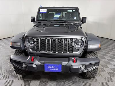 Used 2025 Jeep Gladiator - photo 1