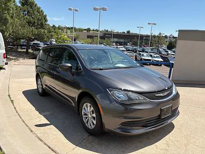 2017 Chrysler Pacifica FWD Minivan for sale #65239A - photo 1
