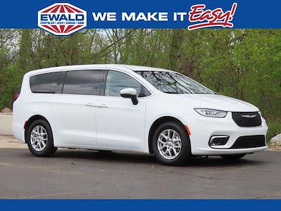 2023 Chrysler Pacifica FWD Minivan for sale #CN3120 - photo 1