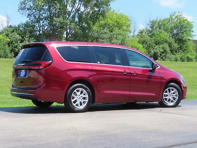 Used 2023 Chrysler Pacifica - photo 1
