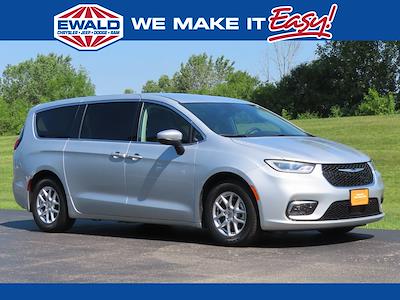 Used 2023 Chrysler Pacifica Touring L Minivan for sale #CN3152 - photo 1