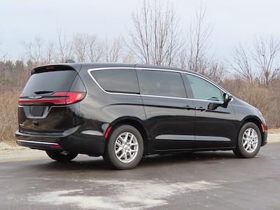 Used 2024 Chrysler Pacifica - photo 1