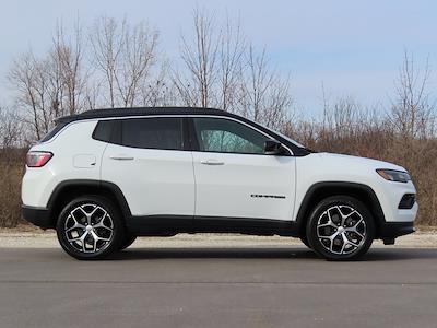 Used 2024 Jeep Compass - photo 1