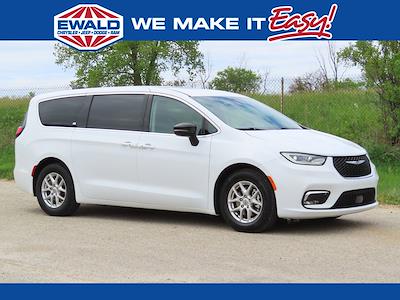 2024 Chrysler Pacifica FWD Minivan for sale #CN3318 - photo 1