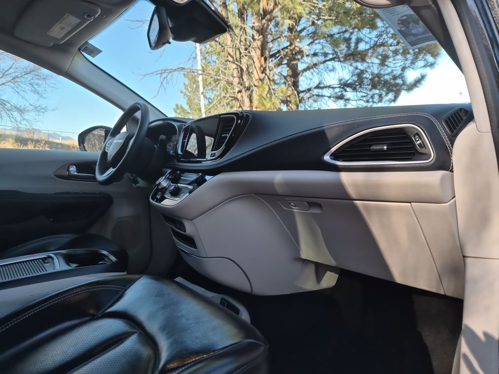 Used 2024 Chrysler Pacifica - photo 35