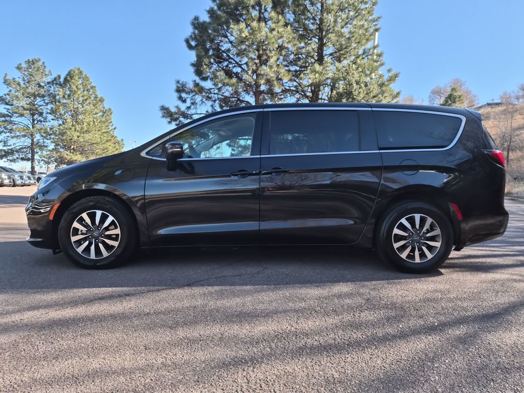 Used 2024 Chrysler Pacifica - photo 6