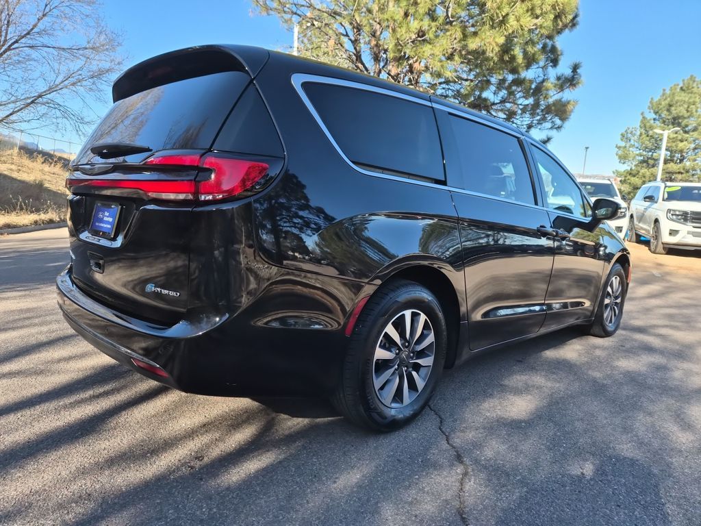 Used 2024 Chrysler Pacifica - photo 9