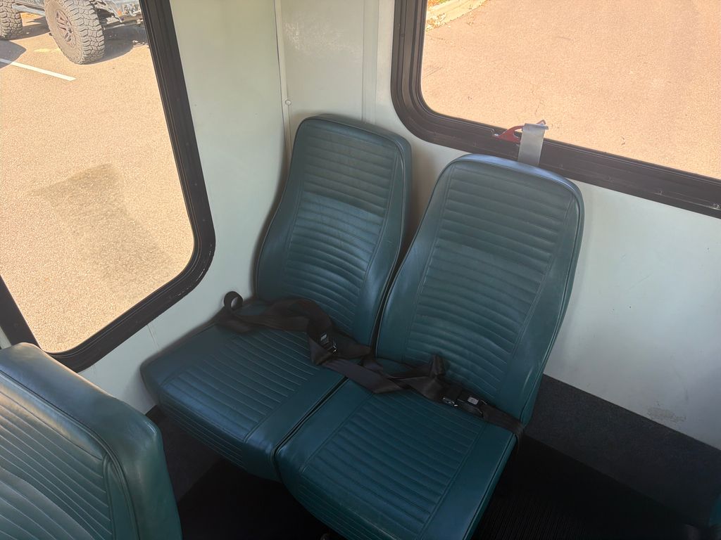 Used 2016 Ford E-350 - photo 27
