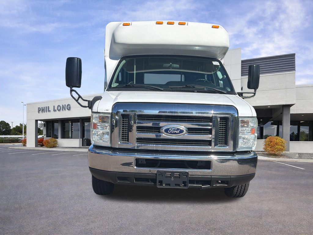 Used 2016 Ford E-350 - photo 5