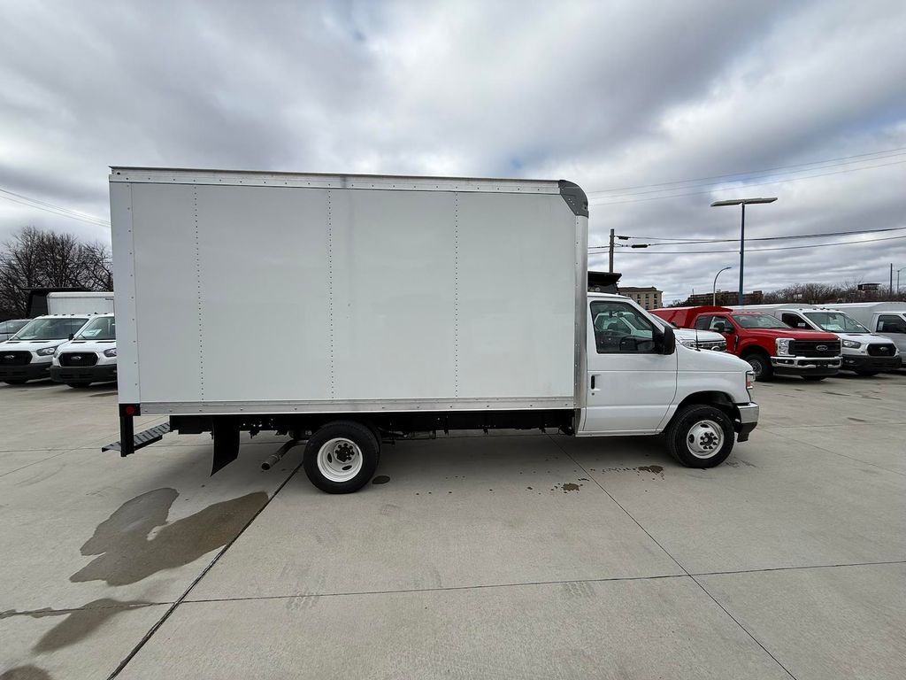 New 2025 Ford E-350 - photo 7