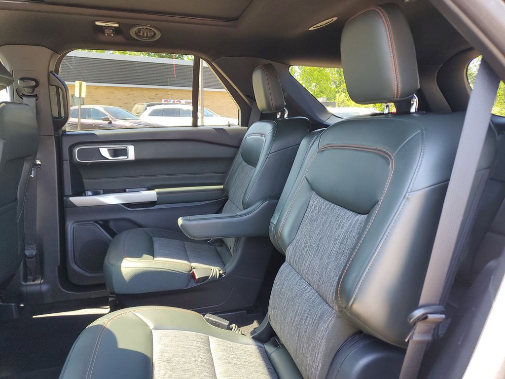 Used 2023 Ford Explorer - photo 11