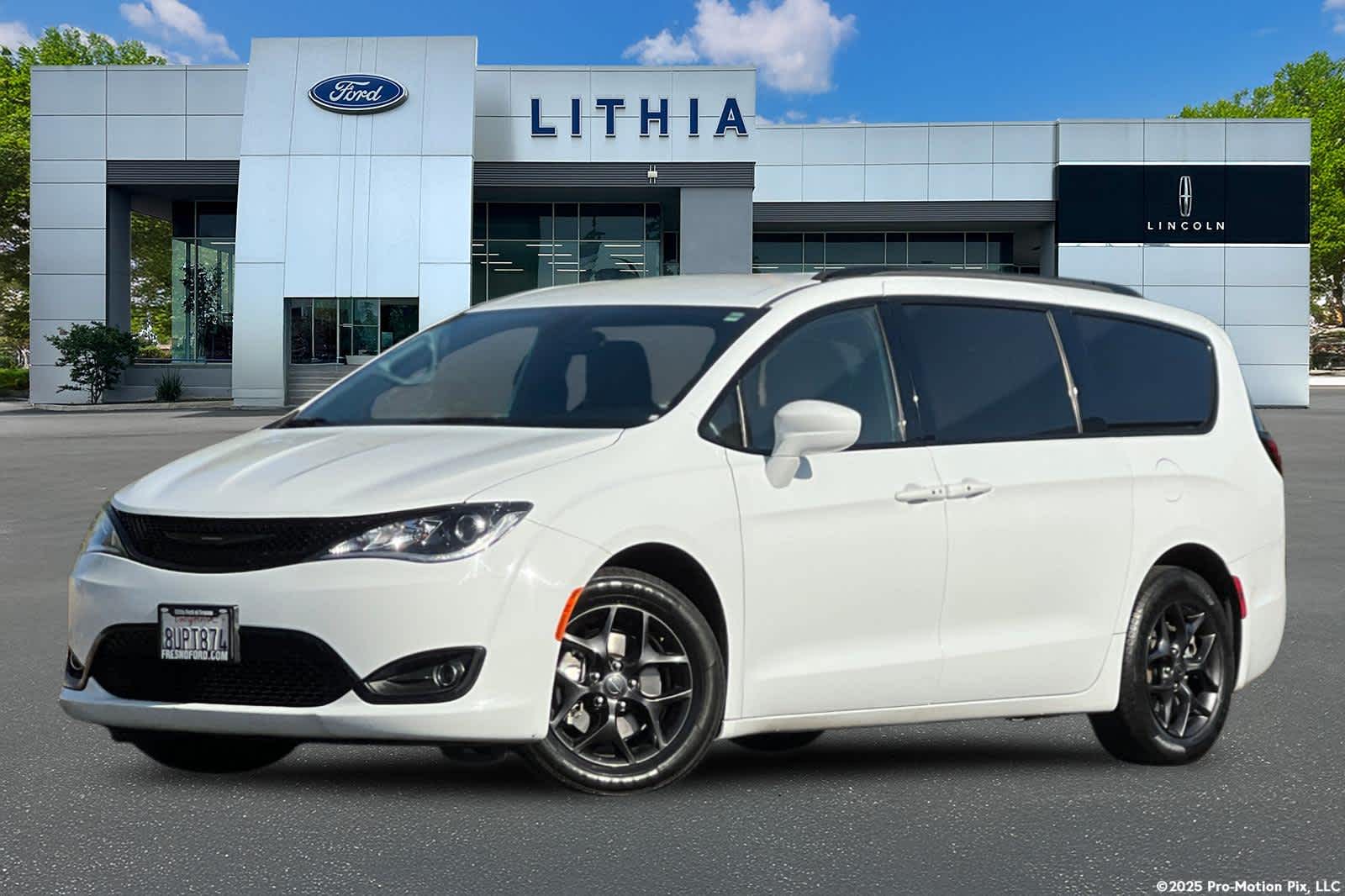 Used 2020 Chrysler Pacifica - photo 1
