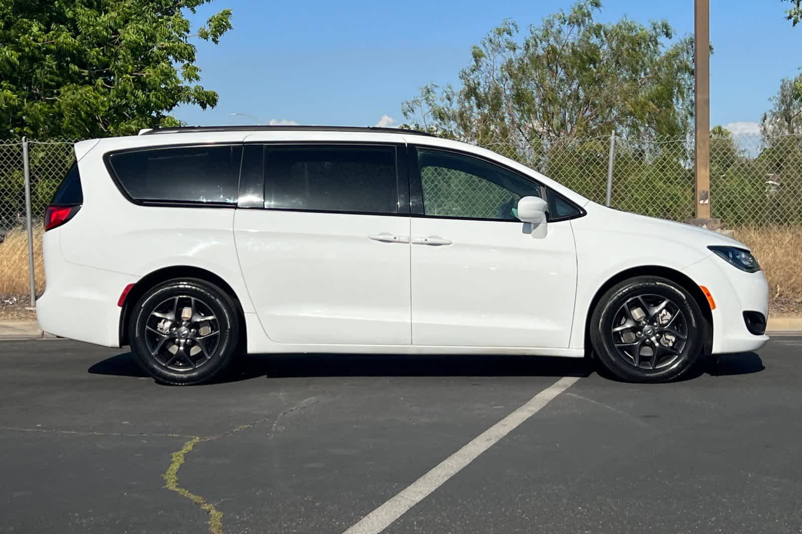 Used 2020 Chrysler Pacifica - photo 10