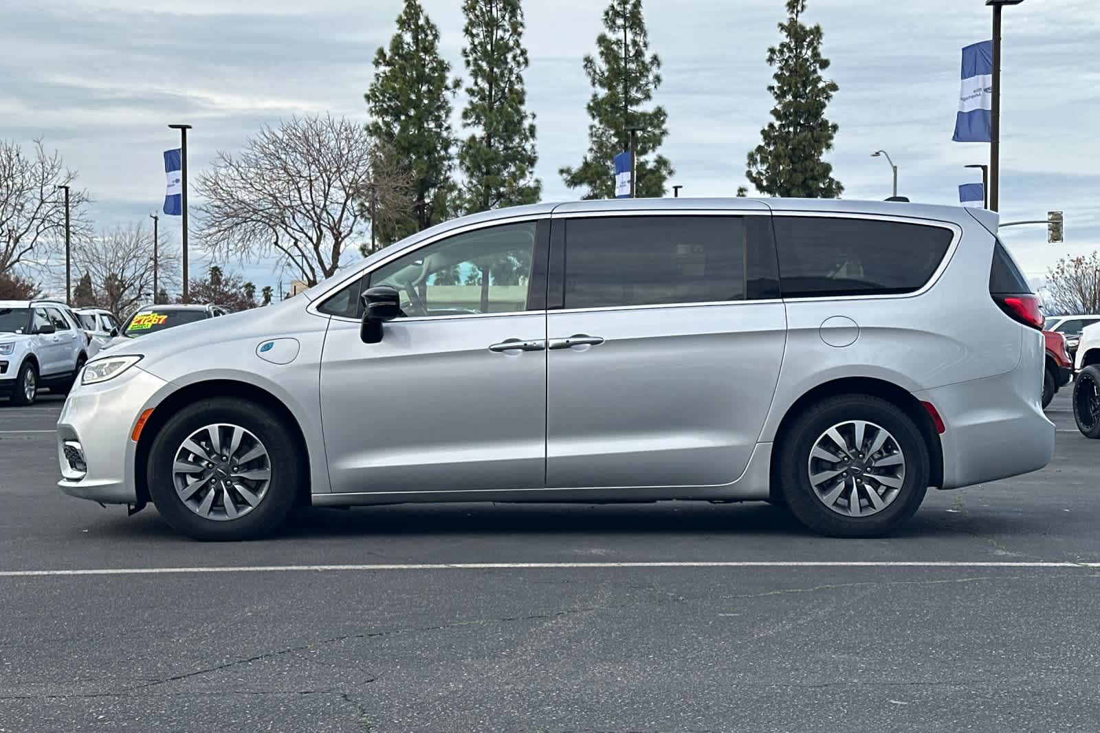 Used 2024 Chrysler Pacifica - photo 8
