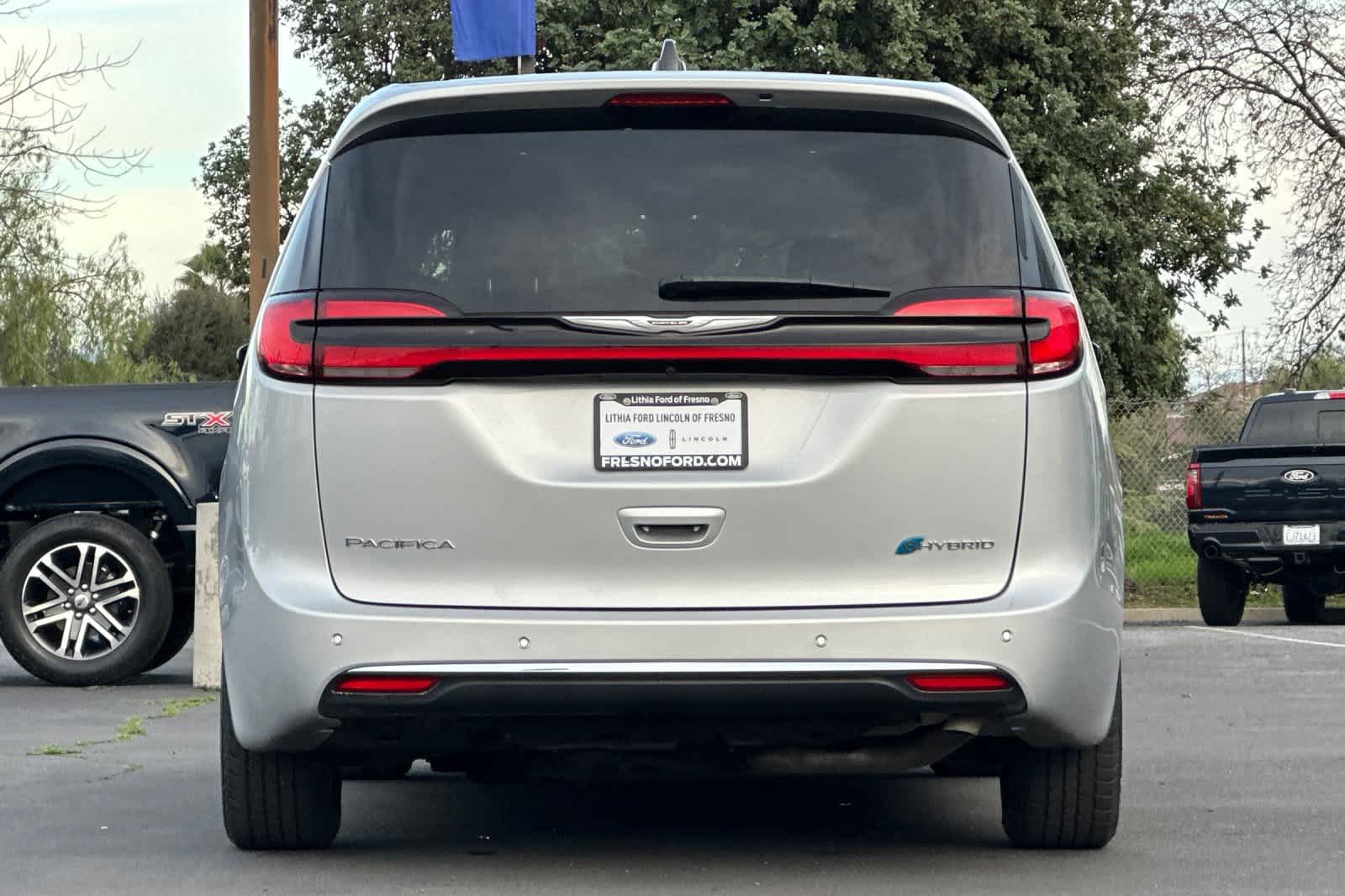 Used 2024 Chrysler Pacifica - photo 9